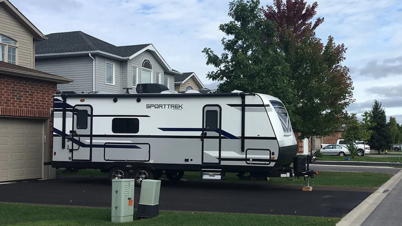 RV, Camper & Boat Parking Rules in Elyria, OH: What Local Owners Should Know
